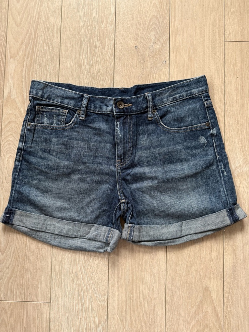 Uniqlo Dark Blue Rolled-Hem Denim Shorts Women’s Size 26